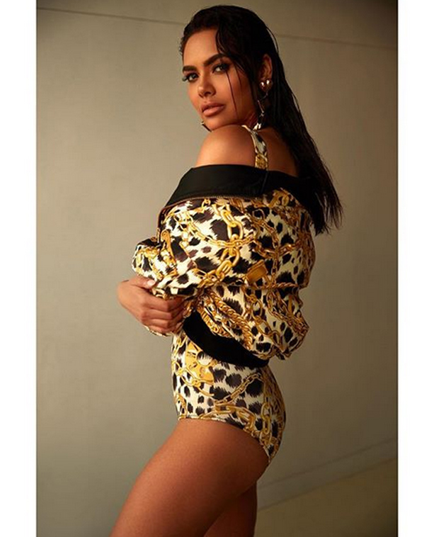 Esha Gupta Instagram Pics